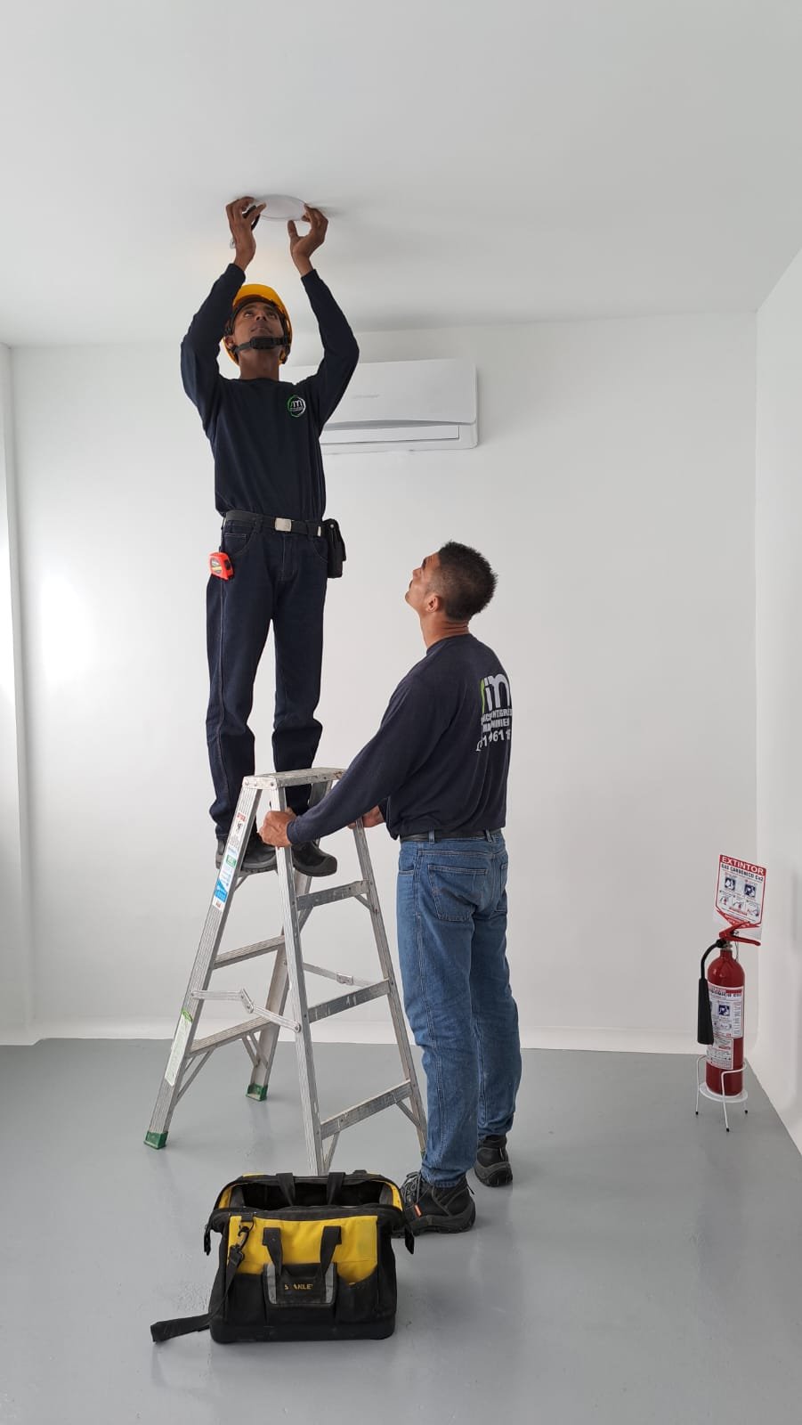 Servicios Eléctricos De Mediana Y Baja Tensión