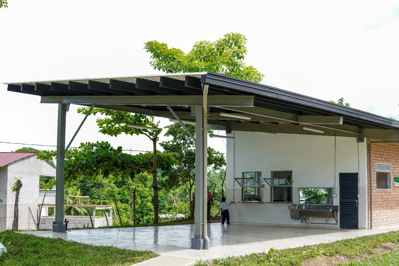 Construcción De Comedor Escolar En Escuela Rural